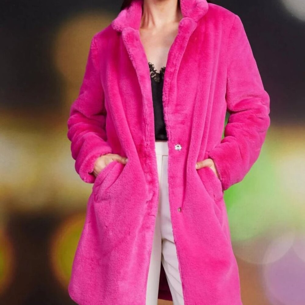 SKIES ARE BLUE Faux Fur Teddy Coat in Berry Pink